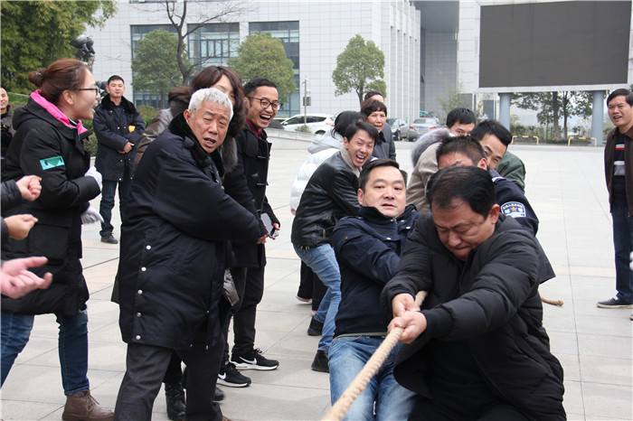 12月14日大冶法院工会组织拔河比赛 (3).JPG