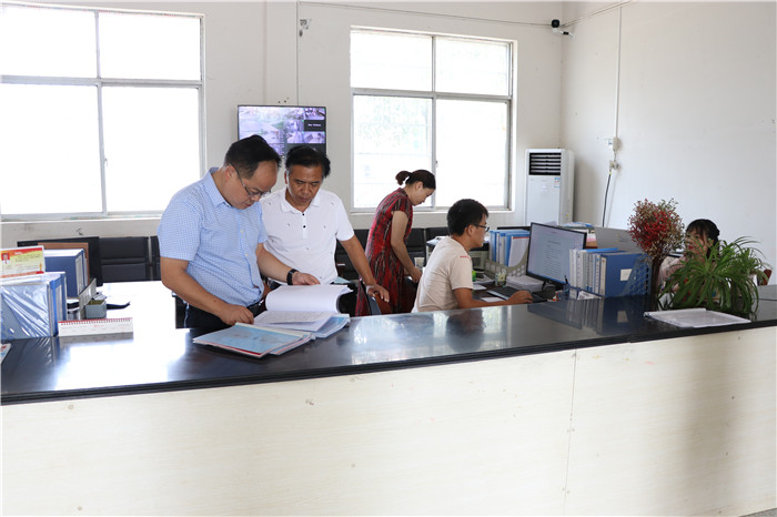 阳光洒满脱贫路  喜看山区结硕果 (3).jpg