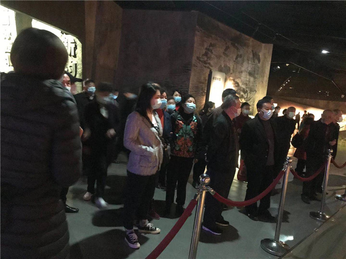 以红色教育铸法院铁军之魂 (8).jpg