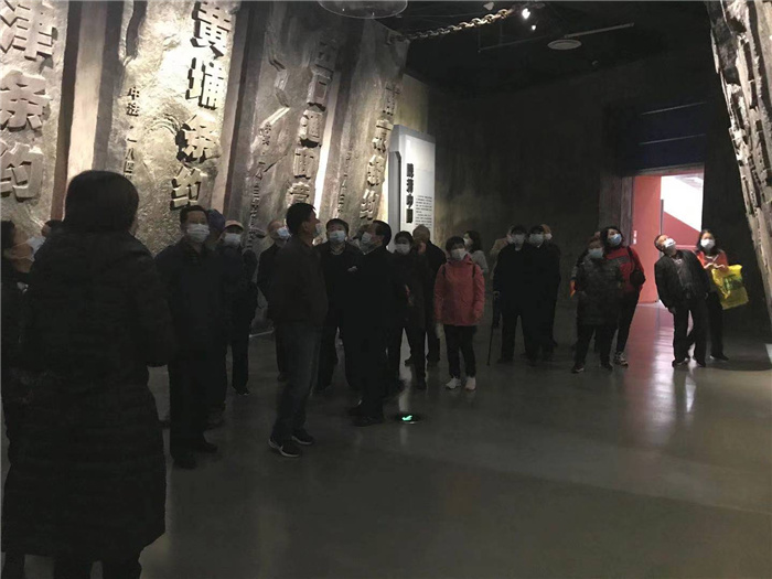 以红色教育铸法院铁军之魂 (7).jpg