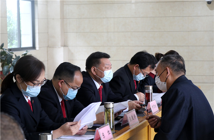 大冶法院开展“一把手”开门大接访活动 (9).jpg