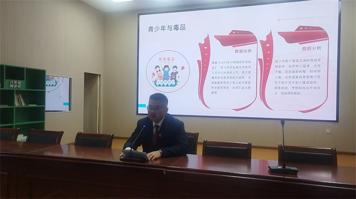 王昭华.jpg 王昭华.jpg